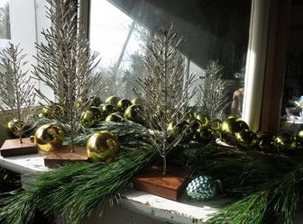 Folk Art and Decorative Collectibles