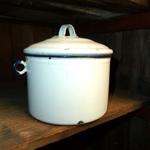 Vintage Enamel Covered Pot.  Adorable Size....measures 4" high x 6" wide not including top handle.
Sold as is.